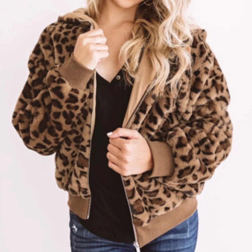 🎀Cozy Plush Leopard Zip-Up